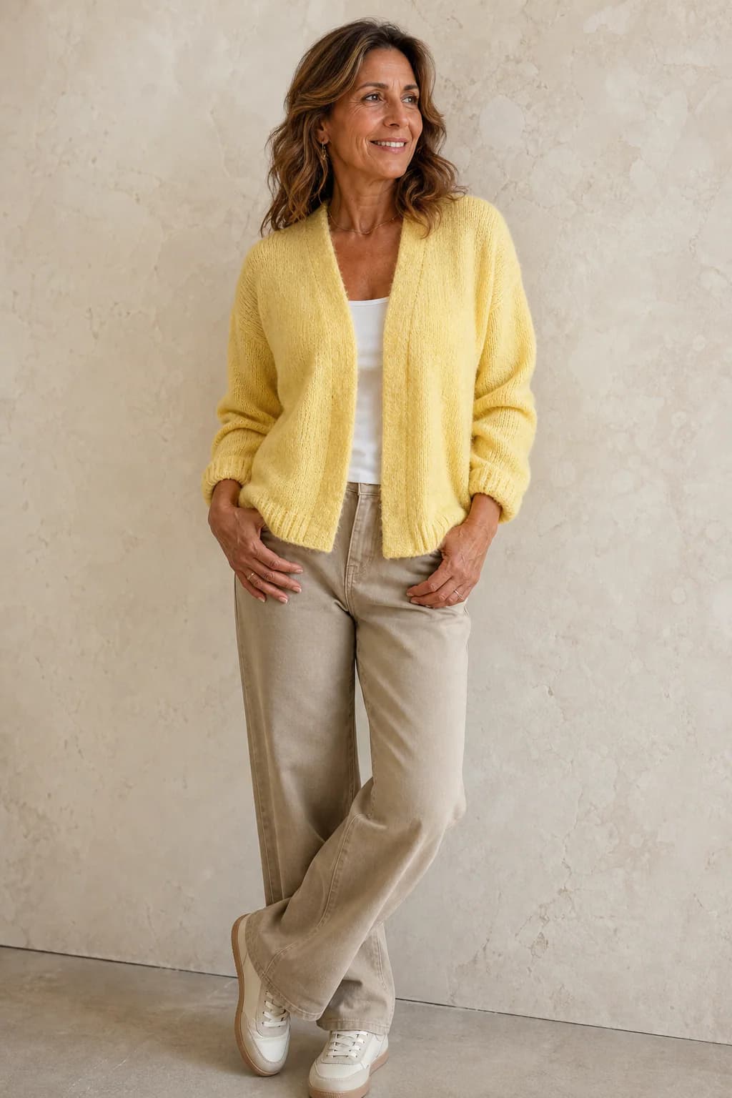 Sweater amarillo patito en modelo